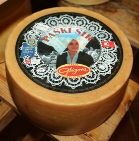 Pski Sir Le fromage de l'ile de Pag. Fromage de brebis